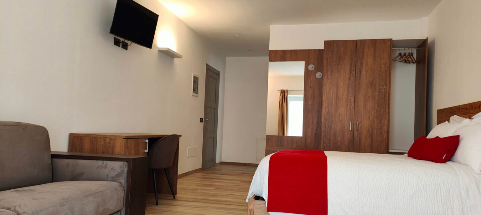 ampia suite moderna per soggiorni in Valcamonica - B&B Casa NovecentoSei a Sonico