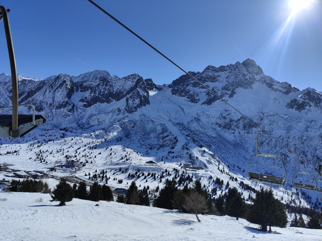 settimana bianca in Valcamonica - sci sulle piste della ski area Ponte di Legno-Tonale in provincia di Brescia